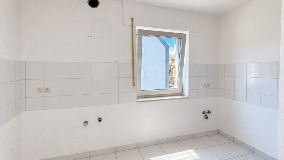 offene K�che M�blierung wurde mit Ki entfernt Etagenwohnung D�sseldorf
