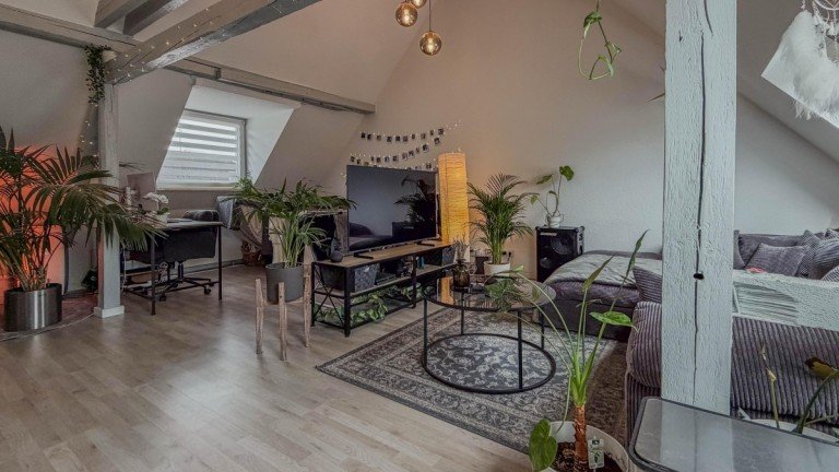 Wohnzimmer D�sseldorf Etagenwohnung Moderne 3-Zimmer Dachgeschosswohnung!