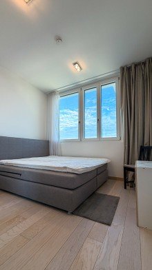 Schlafzimmer Toulouser Allee - Herrlicher Ausblick �ber D�sseldorf - komplett m�blierte Wohnung zu mieten!