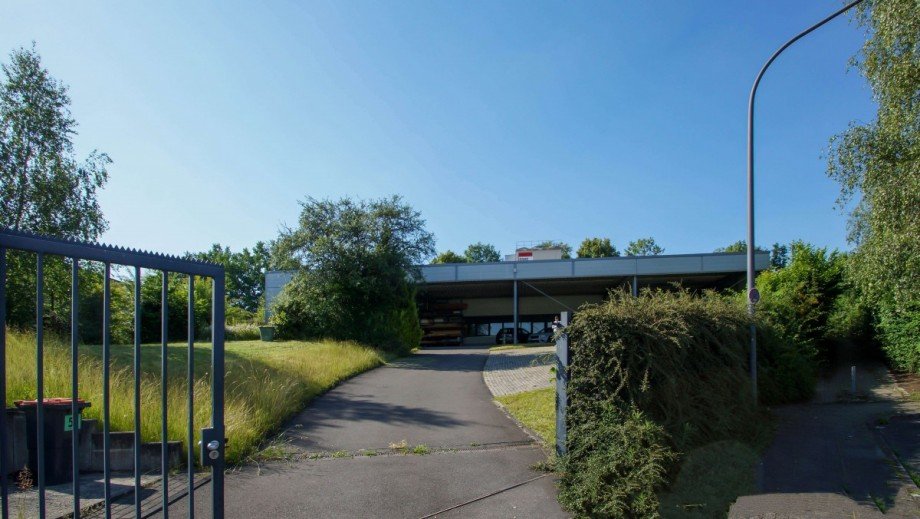 Einfahrt Halle Wuppertal