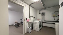 Waschraum. Neuss-Norf: Exklusive Doppelhaush�lfte mit idyllischem Garten