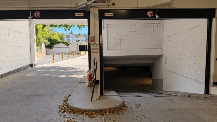 Abfahrt / Innenhof. Tiefgarage D�sseldorf