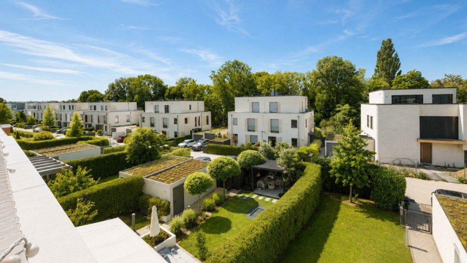 Blick vom Balkon. Doppelhaush�lfte D�sseldorf