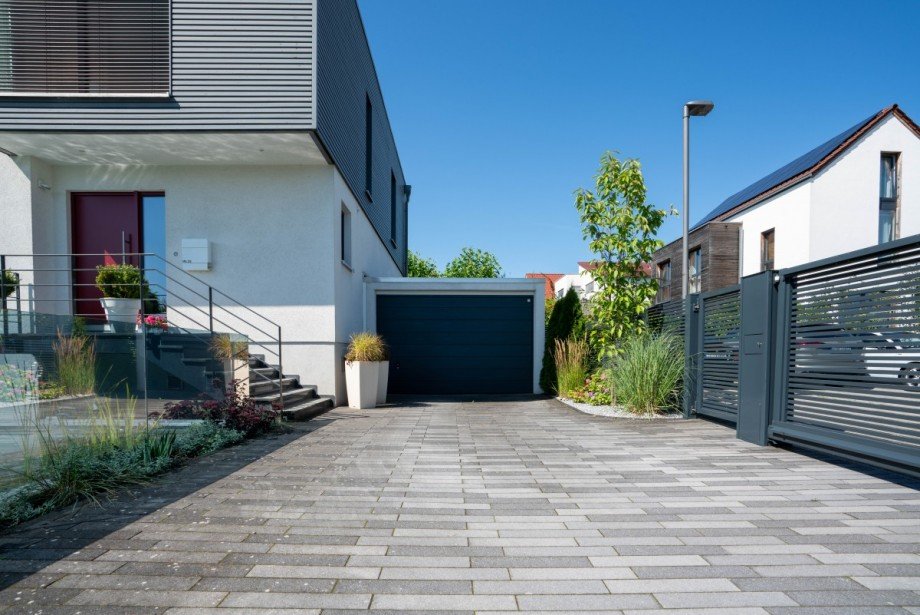 Zufahrt Garage Einfamilienhaus Haan