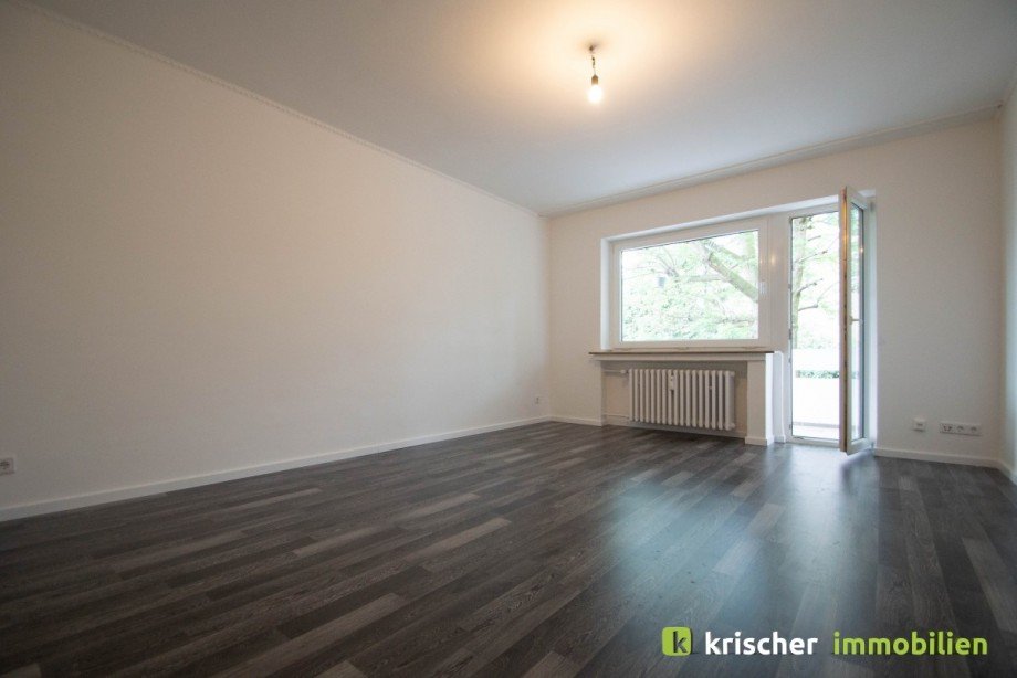 Wohnzimmer 3Zi.-Whg. Mehrfamilienhaus D�sseldorf