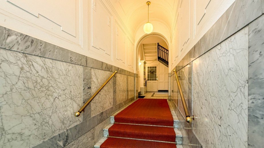Hauseingang. Etagenwohnung D�sseldorf