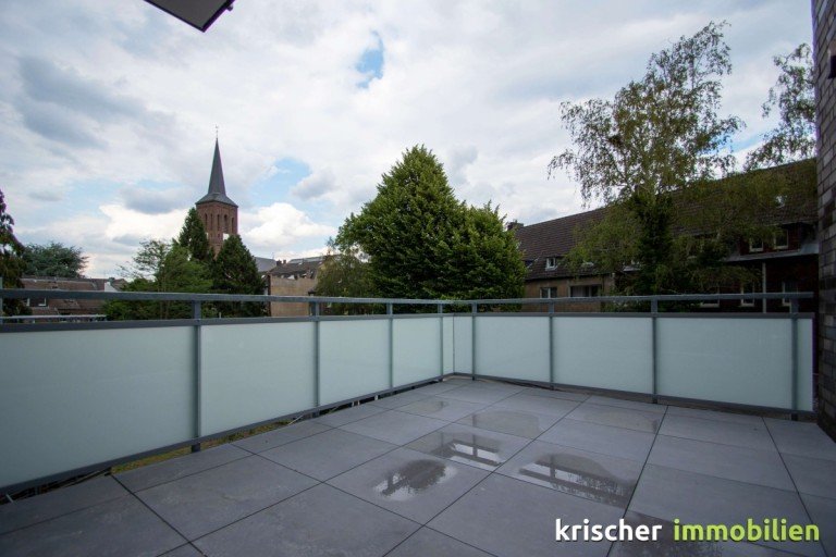 Balkon D�sseldorf Etagenwohnung Schicke Neubauwohnung - 2 B�der - grosse Terrasse - Klimaanlage - Fussbodenheizung