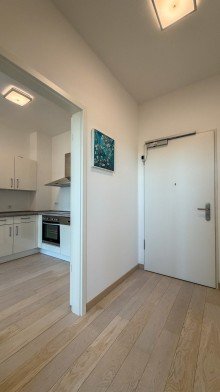 Flur Toulouser Allee - Herrlicher Ausblick �ber D�sseldorf - komplett m�blierte Wohnung zu mieten!