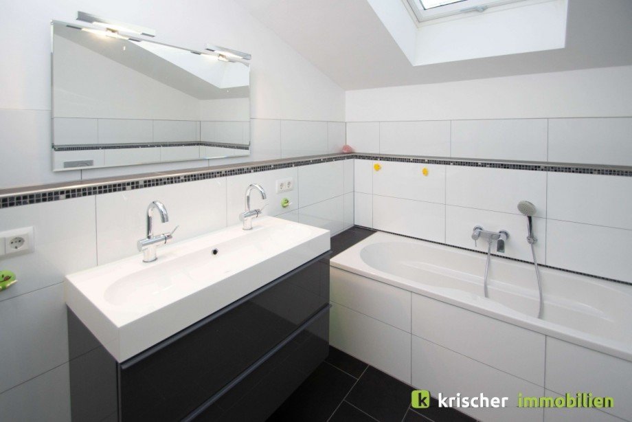 Badezimmer 1 Obergeschoss Einfamilienhaus Ratingen