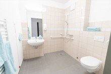 Barrierefreies Bad. Betreutes Wohnen mit toller Rendite! Pflegeapartment 2 von 2.