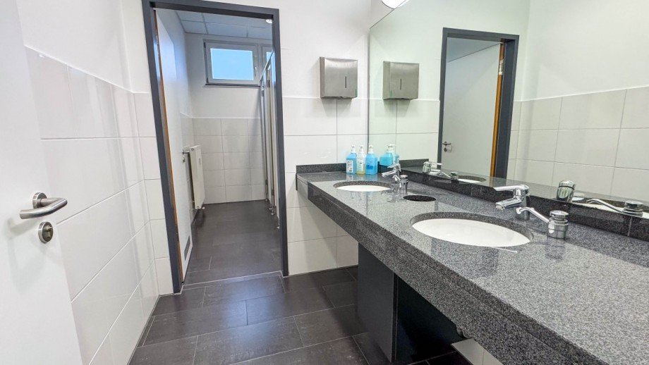 Damen WC Praxis Ratingen