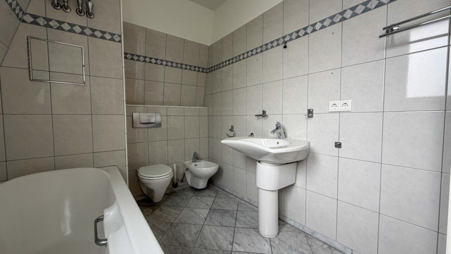 gro�es Bad im 3.OG Stadthaus D�sseldorf