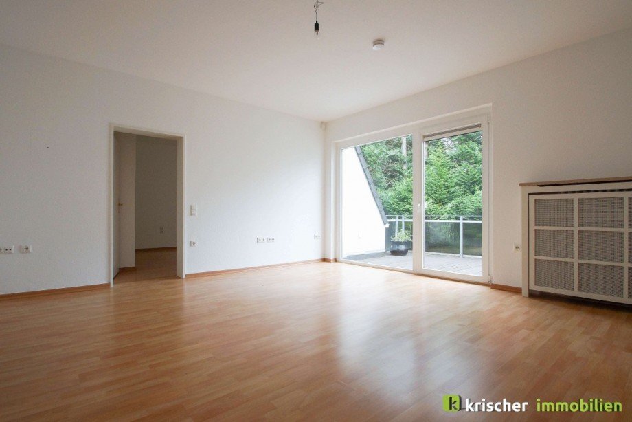 Wohnzimmer 1OG Mehrfamilienhaus D�sseldorf