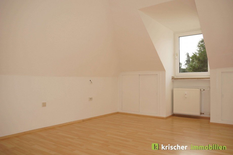 Schlafzimmer 2OG / DG Mehrfamilienhaus D�sseldorf