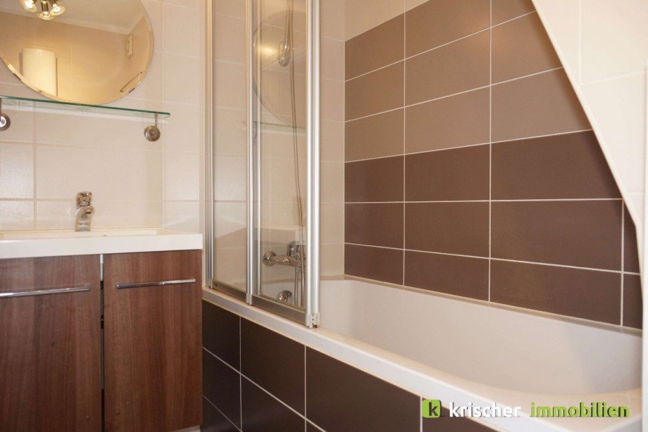 Badezimmer 2OG / DG Mehrfamilienhaus D�sseldorf