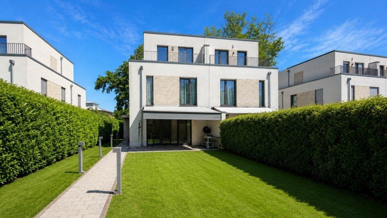 Hauptbild: D-Wittlaer | Nur 5 Minuten zur ISD - modernes Familienhaus mit Garten
