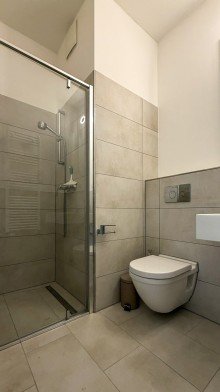 Bad Toulouser Allee - Herrlicher Ausblick �ber D�sseldorf - komplett m�blierte Wohnung zu mieten!