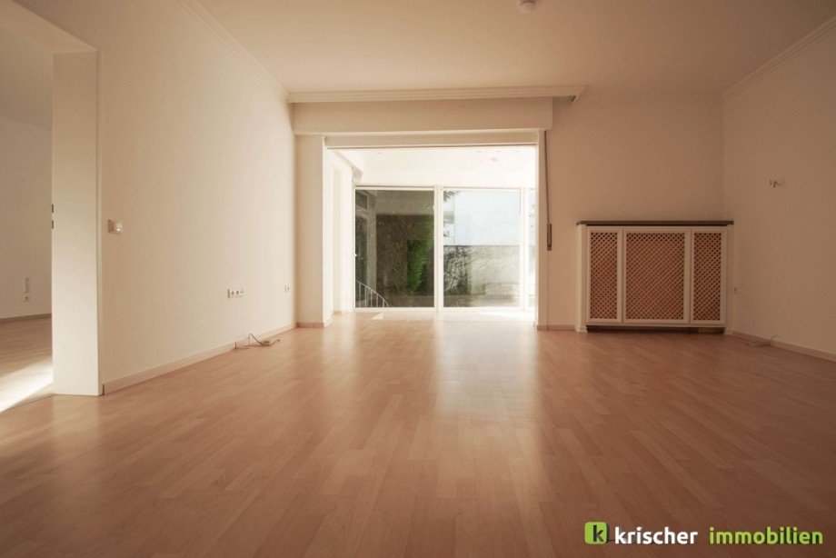 Wohnzimmer EG Mehrfamilienhaus D�sseldorf