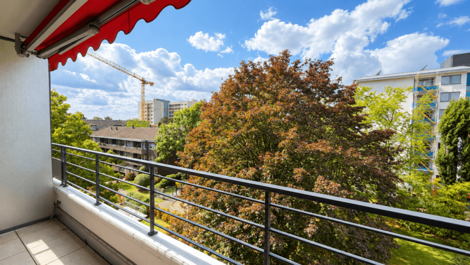 Ausblick vom Balkon. Etagenwohnung D�sseldorf