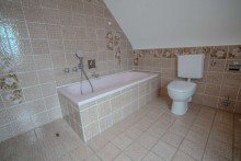 Badezimmer Familienidylle in Bestlage von J�chen - Freistehendes Einfamilienhaus mit park�hnlichem S�dgarten.
