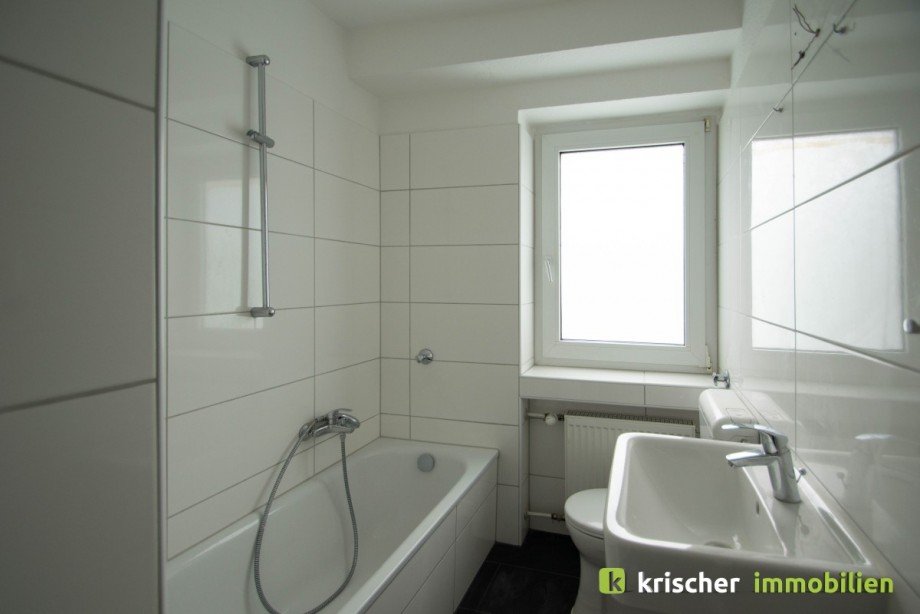 Badezimmer 3Zi.-Whg. Mehrfamilienhaus D�sseldorf