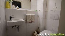 G�ste-WC Oberkassel renovierte 3 Zimmerwohnung mit neuem Parkett, neuem Bad und grossem Balkon zu mieten!