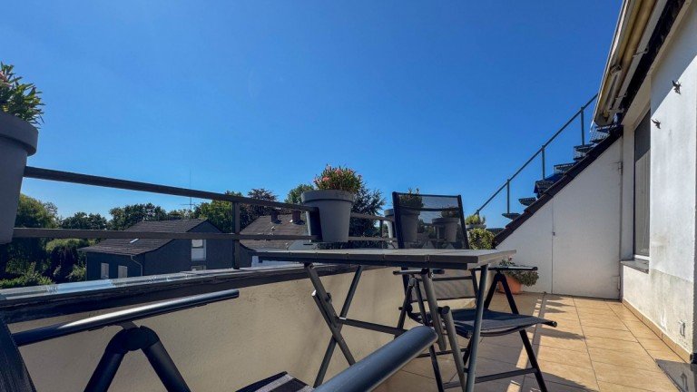 Balkon D�sseldorf Maisonettewohnung Unterbach - helle und ruhige Maisonette mit sonnigem Balkon und TG Stellplatz zu kaufen!