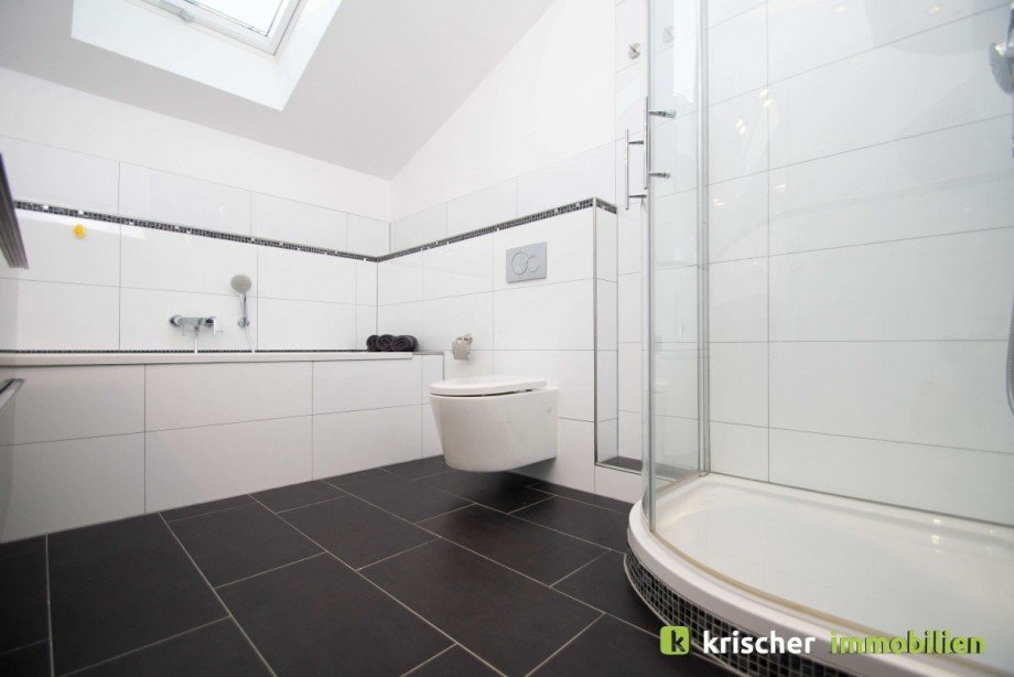 Badezimmer 1 Obergeschoss Einfamilienhaus Ratingen