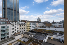 Ausblick Balkon Erstbezug nach Sanierung - Urbanes Wohnen mit spektakul�rem Rheinturm-Blick