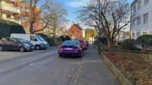 Strassenansicht D�sseldorf Unterbach - ruhige Wohnung mit Balkon und Garage zu kaufen!
