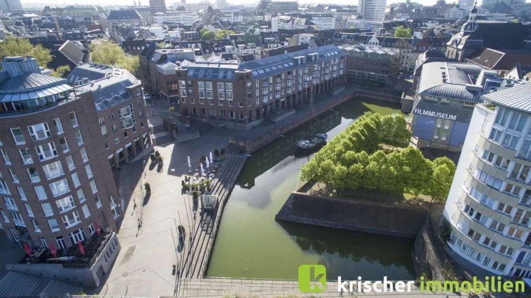 Ausblick auf die Wohnanlage D�sseldorf Etagenwohnung D�sseldorf Carlstadt! Stilvoll sanierte Luxus-Oase mit atemberaubendem Rheinblick!