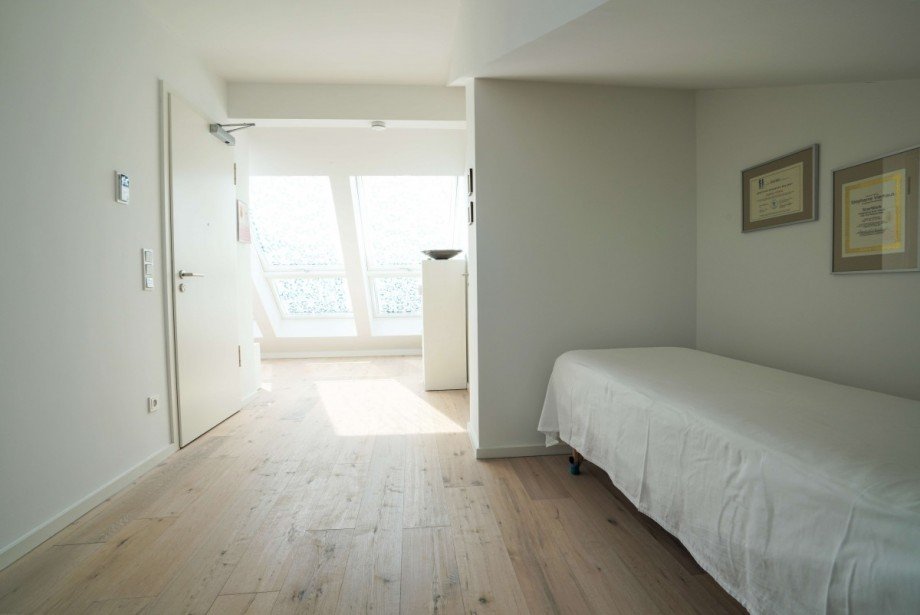Studio Dachgeschosswohnung D�sseldorf
