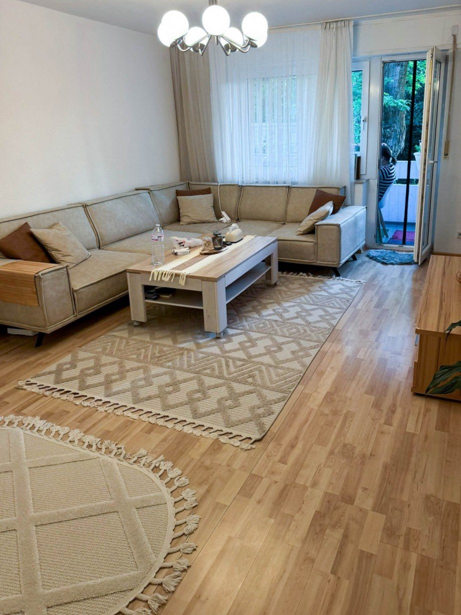 Wohnzimmer 3Zi.-Whg. Mehrfamilienhaus D�sseldorf