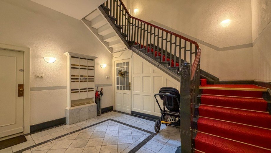 Treppenhaus. Etagenwohnung D�sseldorf