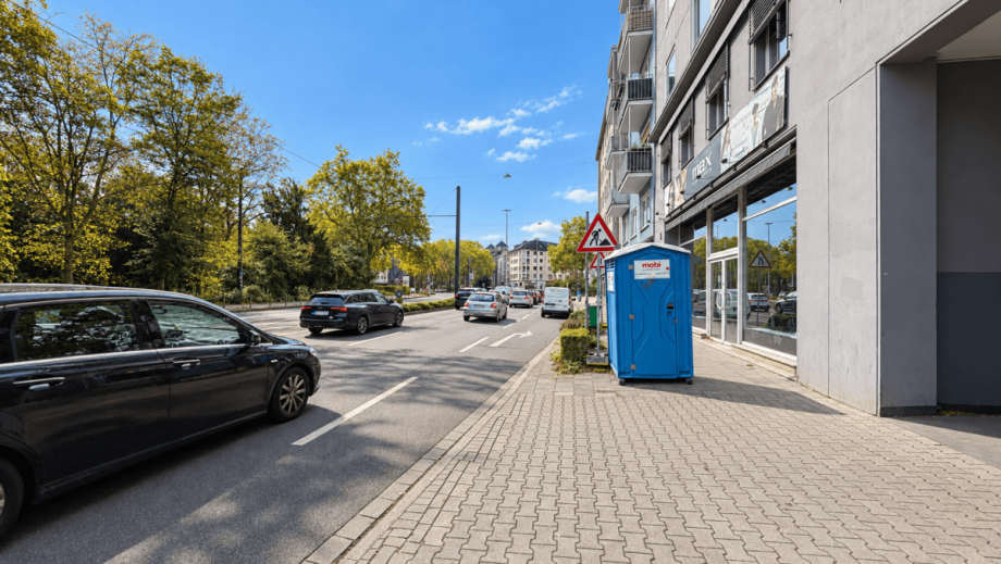 Zufahrtsstra�e. Tiefgarage D�sseldorf