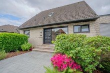 Au�enansicht Familienidylle in Bestlage von J�chen - Freistehendes Einfamilienhaus mit park�hnlichem S�dgarten.