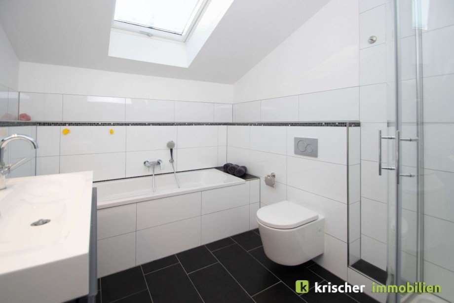 Badezimmer 1 Obergeschoss Einfamilienhaus Ratingen