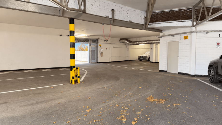 Einfahrt. Tiefgarage D�sseldorf