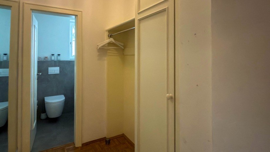 Garderobe & G�ste-WC Zweifamilienhaus Ratingen