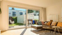 Wohnzimmer. Neuss-Norf: Exklusive Doppelhaush�lfte mit idyllischem Garten
