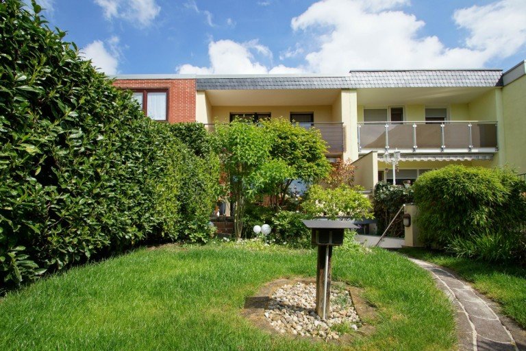 Garten Ratingen Reihenmittelhaus Durchgehend modernisiertes und familienfreundliches Reihenhaus in Ratingen zu kaufen!