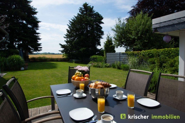 Terrasse Ratingen Einfamilienhaus Gelegenheit! Freistehendes Einfamilienhaus mit grossem Grundst�ck und traumhaftem Ausblick!