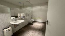 WC f�r Rollstuhlfahrer Ehemalige Bankfiliale sucht neuen Mieter! 2 Minuten zur Fussg�ngerzone!