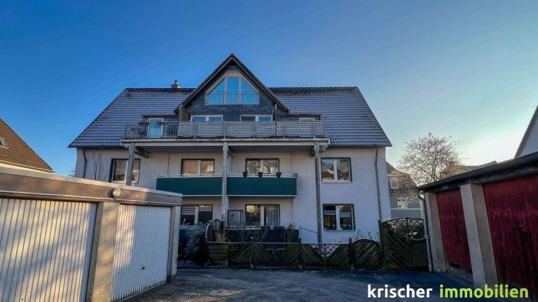 Hausansicht Heiligenhaus Mehrfamilienhaus Solides und gepflegtes Mehrfamilienhaus mit Garagen zu kaufen!