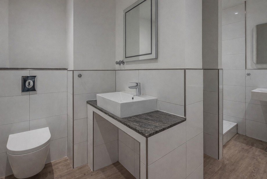 3Zi.-Whg. 3OG Badezimmer Mehrfamilienhaus M�lheim an der Ruhr