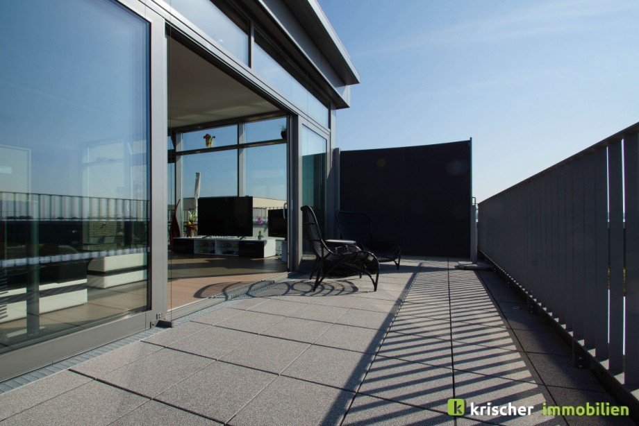 mit integriertem Windschutz Penthousewohnung D�sseldorf