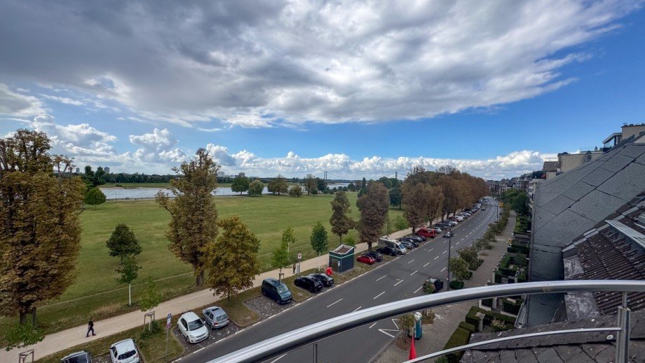 Balkon im 4.OG Stadthaus D�sseldorf