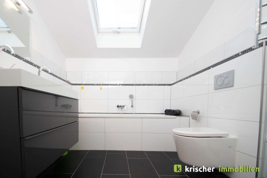 Badezimmer 1 Obergeschoss Einfamilienhaus Ratingen