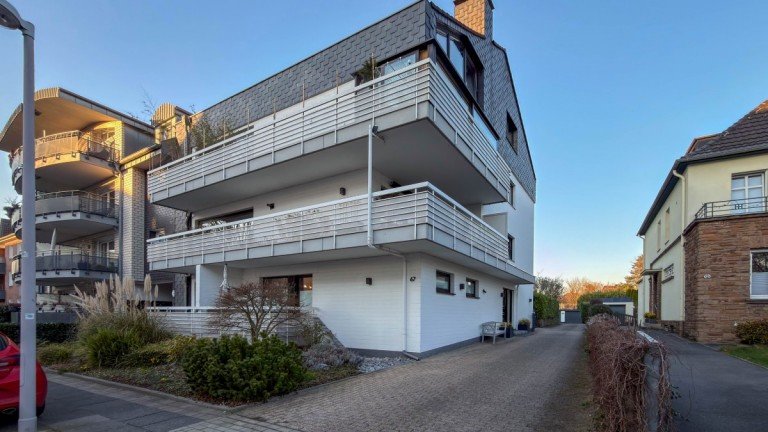 Strassenansicht M�lheim an der Ruhr Mehrfamilienhaus Hochwertiges Mehrfamilienhaus mit 6 Eigentumseinheiten, 8 Garagen und attraktiver Rendite
