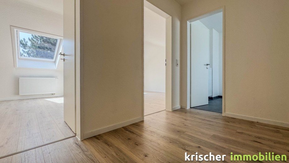 Diele 2 Zi.-DG Mehrfamilienhaus D�sseldorf